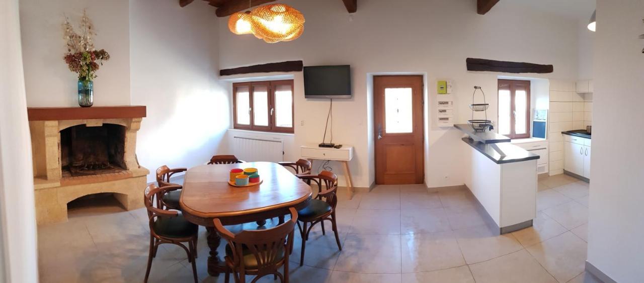Le gîte de la Vieille Eglise de Coussergues Extérieur photo